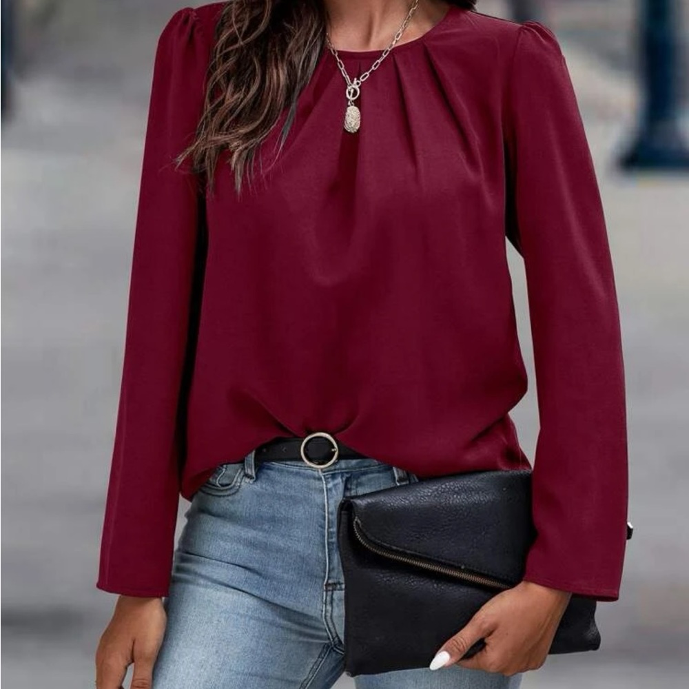 Pleated detail puff sleeve blouse - Picture 2 of 15